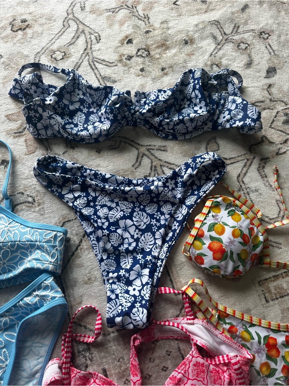 Swimsuit bikinis - Picture 3 of 6